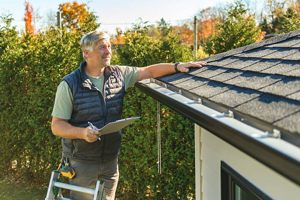 Professional Roofing technician working in Hampton, SC